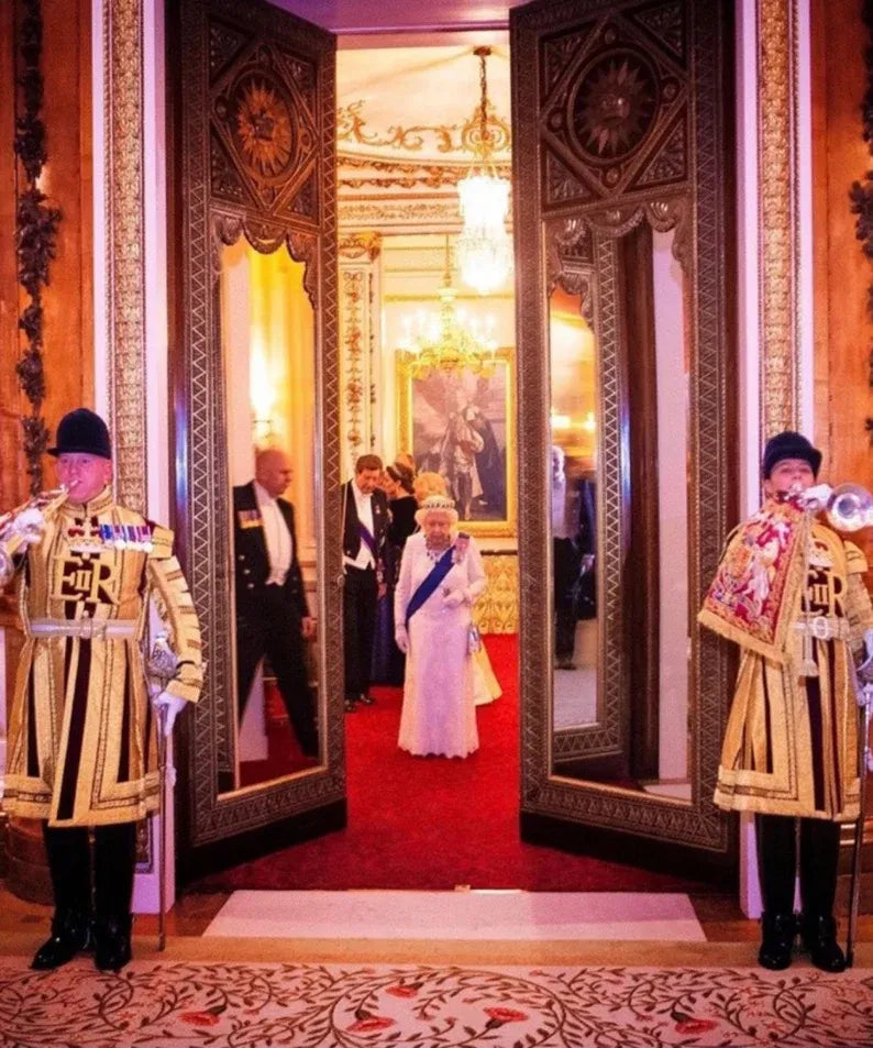 In Memory of Our Beloved Queen, Luxury Pearl and Diamond Tiara Crown, also Worn by Princess Diana and Princess Kate, Ladies of England Tiara