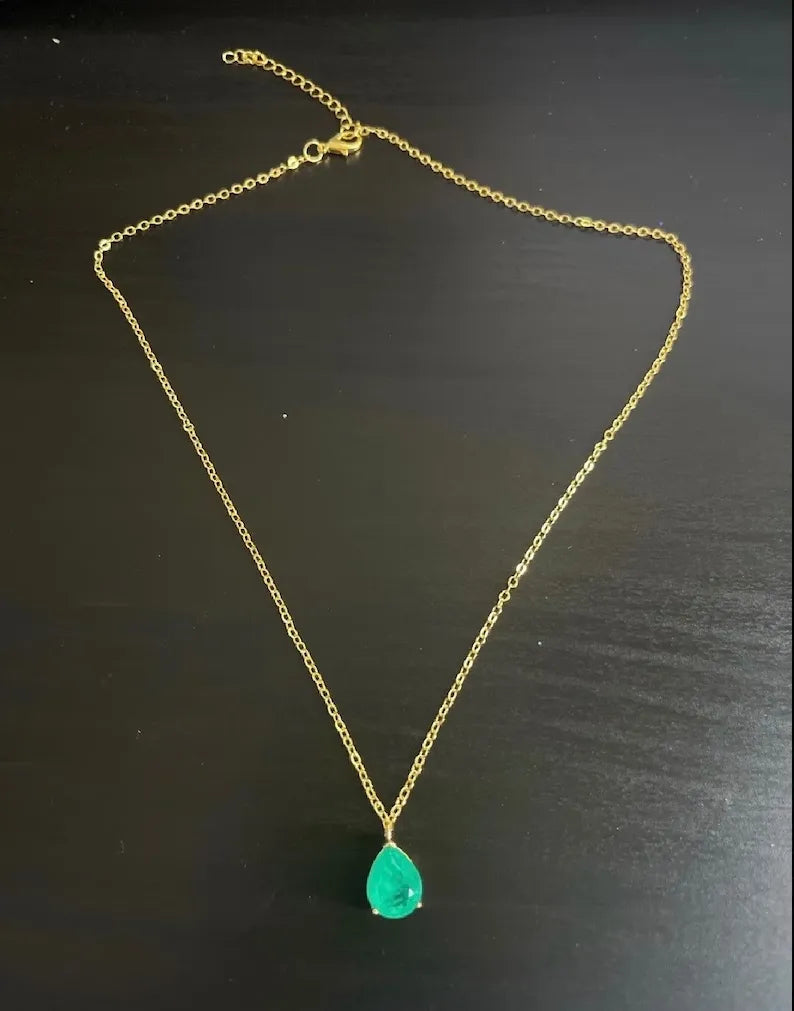 Glowing Little Drop of Colombian Emerald Necklace, Minimalist Emerald Necklace, Natural Green Emerald Necklace, Every Day Necklace Nice Gift