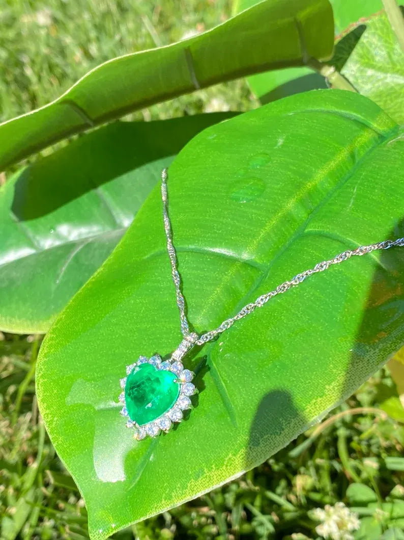 Handcrafted Vibrant Green Ethiopian Natural Emerald Necklace Pendant 925 Sterling Silver Chain