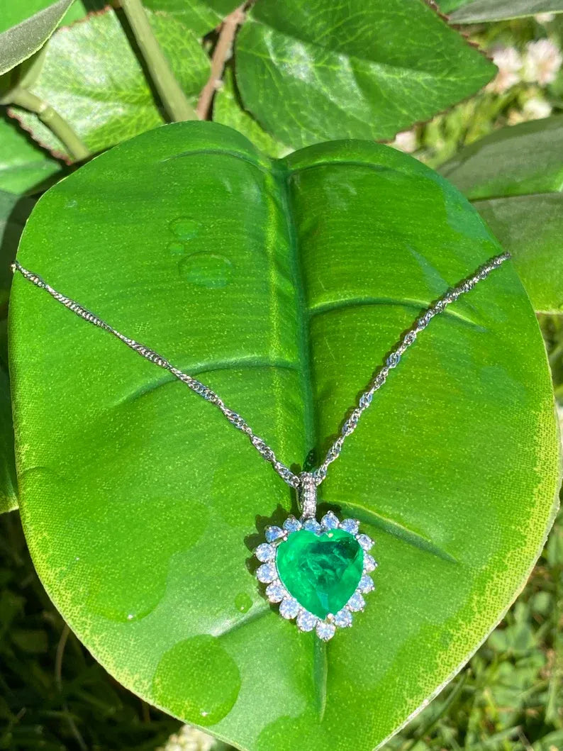 Handcrafted Vibrant Green Ethiopian Natural Emerald Necklace Pendant 925 Sterling Silver Chain