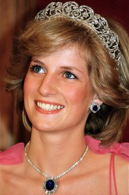 Princess Diana Sapphire and Diamond Jewelry Set Royal Memorabilia Luxury comes with Original Coin and accessories