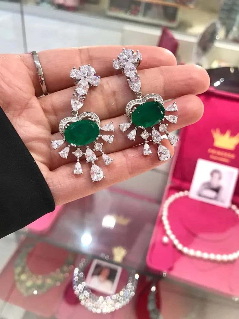 Royalty! Imperial Elegance Natural Green Emerald Chandelier Dangle Drop Earrings and Emerald Flower Cocktail Necklace Collar Jewelry Set