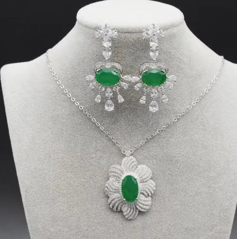 Royalty! Imperial Elegance Natural Green Emerald Chandelier Dangle Drop Earrings and Emerald Flower Cocktail Necklace Collar Jewelry Set