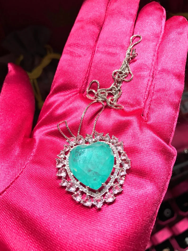 Top Quality Grade A Neon Columbian Emerald Muzo Necklace Pendant with Exotic Neon Color and Glow