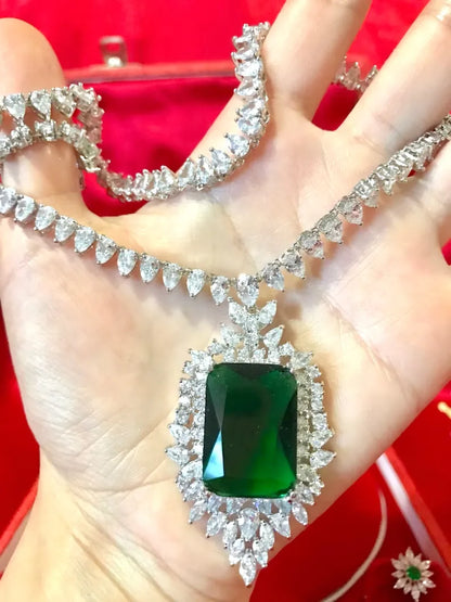 Royal Elegance, Green Emerald and Diamond Jewelry Set, Inspired by Queen, Luxury Jewelry Set, Emerald Necklace, Emerald Earrings, Diamonds