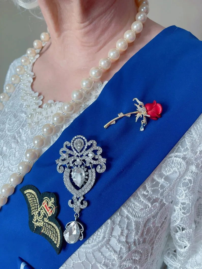 In Memory of Our Beloved Queen Elizabeth, Rose of England Brooch Pin, Worn by Her Majesty Queen, Royal Memorabilia Golden Coin & Certificate